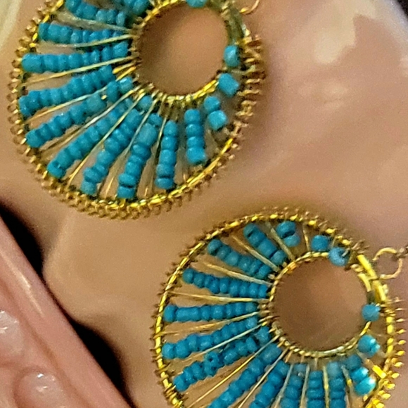 🦋  Goldtone & Turquoise Seed Beaded Hoops - Picture 2 of 4